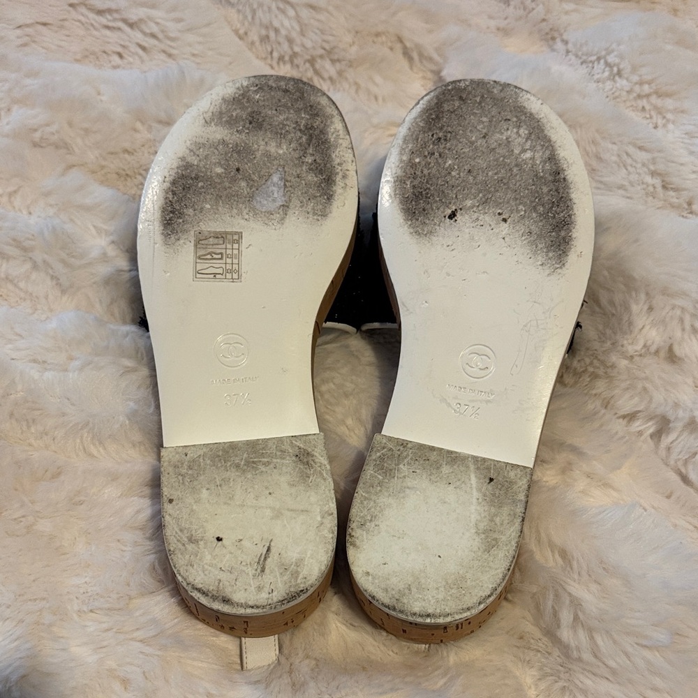 CHANEL Slides - Picture 5 of 5